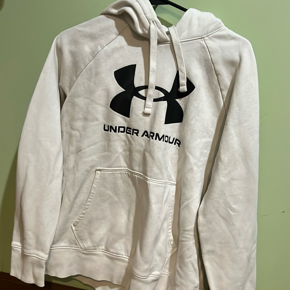 stain on both the sleeves not very noticeable